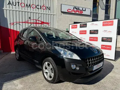 Usado Peugeot 3008 Active 115 CV (84 kW) 2012 Negro Familiar