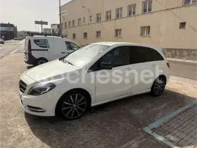 Usado Mercedes B180 109 CV (80 kW) 2012 Blanco Utilitario