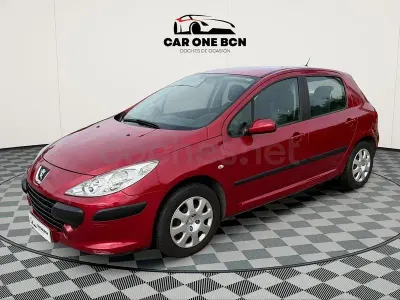 Käytetty Peugeot 307 110 HP (80 kW) 2006 Punainen Sedan