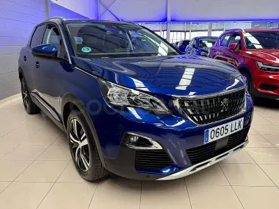 Usado Peugeot 3008 Allure 130 CV (95 kW) 2021 Azul SUV