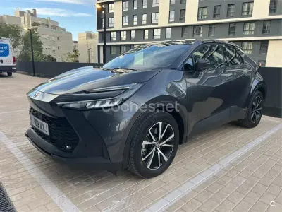 Begagnad Toyota C-HR