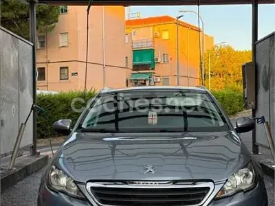 Usado Peugeot 308 SW GT-line 130 CV (95 kW) 2016 Gris / plata Familiar