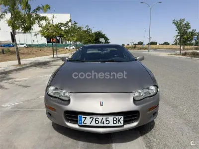 Usado Chevrolet Camaro 193 CV (141 kW) 1999 Gris / plata Coupe