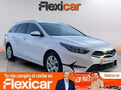 Usado Kia Ceed 120 CV (88 kW) 2022 Blanco Utilitario