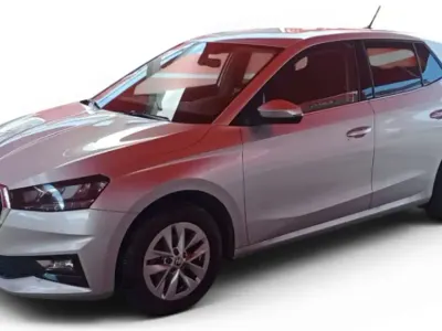 Usado Skoda Fabia Selection 95 CV (69 kW) 2024 Gris Utilitario
