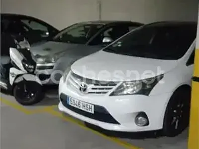 Usado Toyota Avensis Advance 124 CV (91 kW) 2013 Blanco Familiar