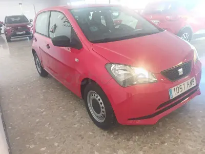 Usado Seat Mii Reference 60 CV (44 kW) 2013 Rojo Utilitario