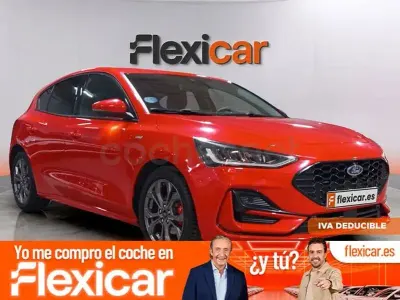 Usado Ford Focus ST-Line 125 CV (91 kW) 2022 Rojo Berlina