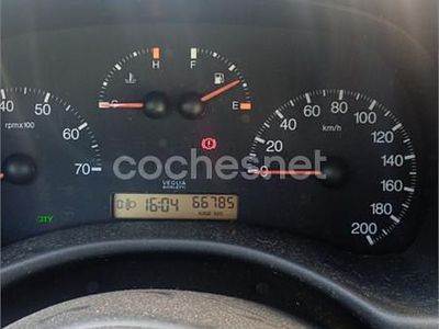 Usado Fiat Punto 80 CV (58 kW) 2001 Blanco Utilitario