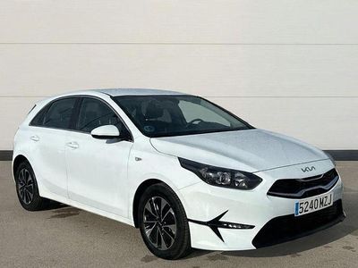 Usado Kia Ceed 100 CV (73 kW) 2025 Blanco Utilitario