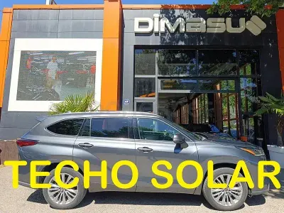 Usado Toyota Highlander Advance 246 CV (180 kW) 2023 Gris / plata SUV