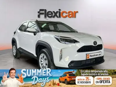 Usado Toyota Yaris Cross Active 131 CV (96 kW) 2026 Blanco SUV