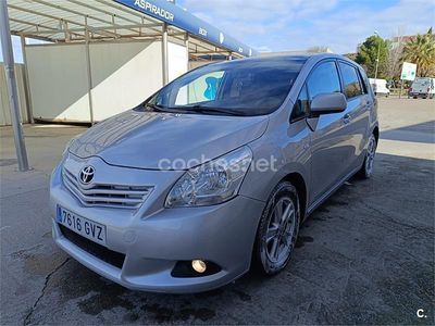Usado Toyota Verso Live 126 CV (92 kW) 2010 Gris / plata Monovolumen