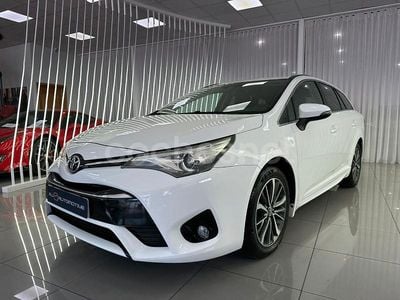 Blanco Usado 2017 Toyota Avensis Advance Familiar | 13.990 € (Un poco caro)