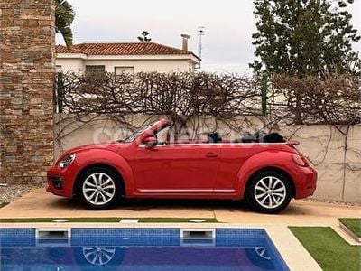 Usado VW Beetle Design 110 CV (80 kW) 2017 Rojo Utilitario