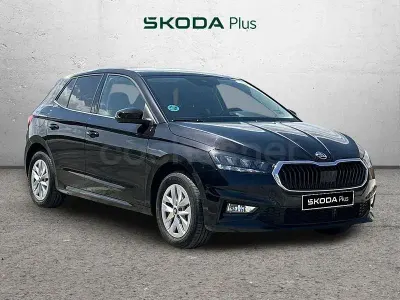 Usado Skoda Fabia Selection 95 CV (69 kW) 2025 Negro Utilitario