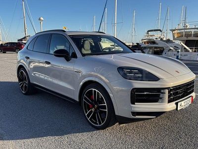 Usado Porsche Cayenne S E-Hybrid 519 CV (381 kW) 2024 Gris / plata SUV