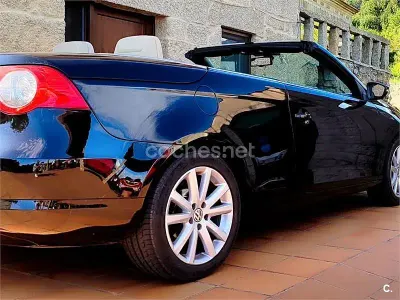 Usado VW Eos Sport 140 CV (102 kW) 2011 Negro Descapotable