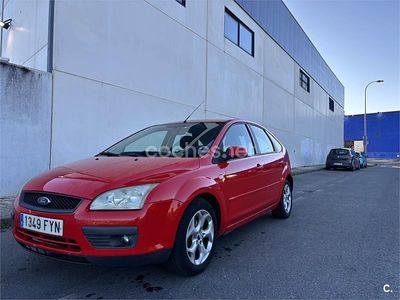 Usado Ford Focus Trend 100 CV (73 kW) 2007 Rojo Berlina