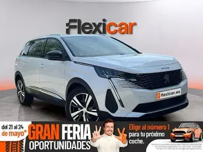 Usado Peugeot 5008 Allure 130 CV (95 kW) 2024 Blanco SUV