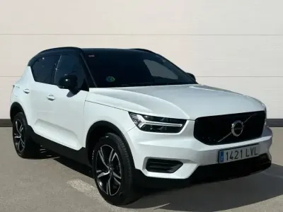 Käytetty Volvo XC40 R-Design 197 HP (144 kW) 2021 Valkoinen Katumaasturi