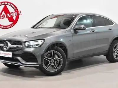 Usado Mercedes GLC300e 306 CV (225 kW) 2021 Gris / plata SUV