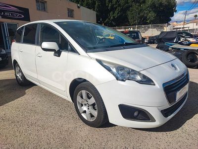 Usado Peugeot 5008 Access 115 CV (84 kW) 2014 Blanco Monovolumen