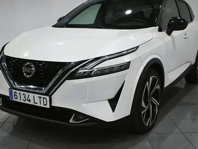 Usado Nissan Qashqai Tekna+ 158 CV (116 kW) 2021 Lunar white con techo midnight SUV