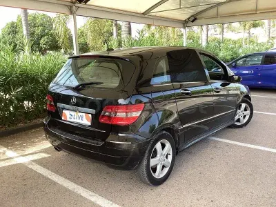 Usado Mercedes B180 109 CV (80 kW) 2005 Negro Monovolumen