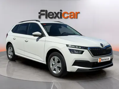 Usado Skoda Kamiq Active 95 CV (69 kW) 2020 Blanco SUV