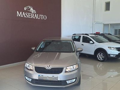 Beige Usado 2017 Skoda Octavia Ambition Berlina | 14.500 € (Caro)
