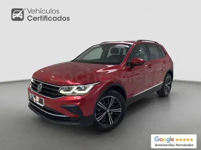 Usado VW Tiguan Life 150 CV (110 kW) 2021 Granate SUV