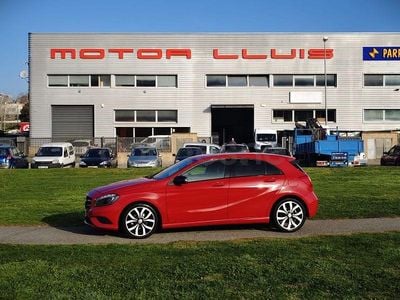 Usado Mercedes A180 109 CV (80 kW) 2012 Rojo Monovolumen