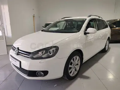 Usado VW Golf VII Advance 105 CV (77 kW) 2012 Blanco Familiar