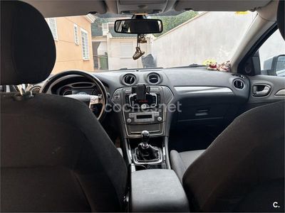 Gris / plata Usado 2010 Ford Mondeo Titanium Berlina | 4000 € (Precio justo)