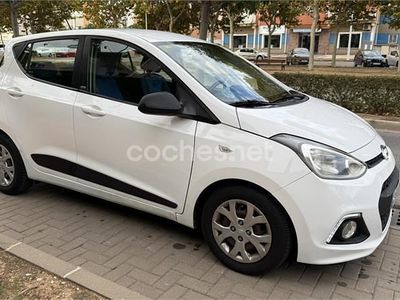 Blanco Usado 2015 Hyundai i10 Blackline Utilitario | 7300 € (Precio justo)