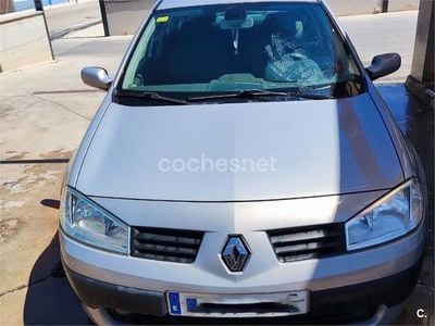 Gris / plata Usado 2005 Renault Mégane II Dynamique Berlina | 2800 € (Precio justo)