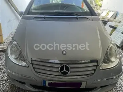 Usado Mercedes A180 Classic 109 CV (80 kW) 2009 Gris / plata Monovolumen