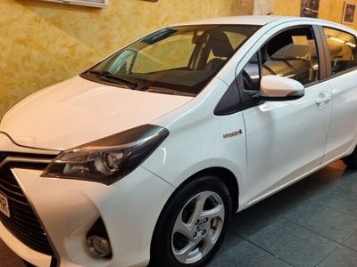 usado Toyota Yaris Hybrid 15 active hibrido