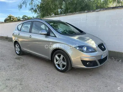 Usado Seat Altea XL Reference 105 CV (77 kW) 2011 Beige Monovolumen