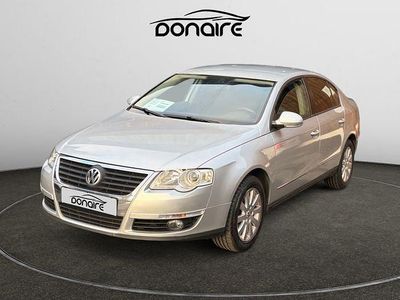 Usado VW Passat Highline 140 CV (102 kW) 2006 Gris Berlina