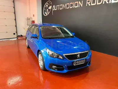 Begagnad Peugeot 308 SW Access 100 HK (73 kW) 2020 Blå Kombi