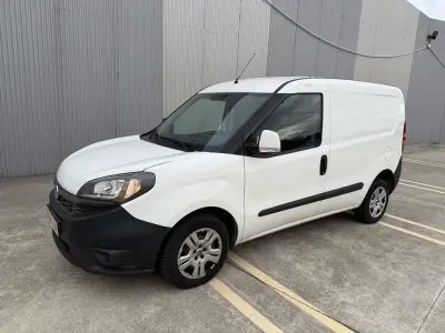 Używany Fiat Doblò 95 KM (69 kW) 2022 Biały Minivan