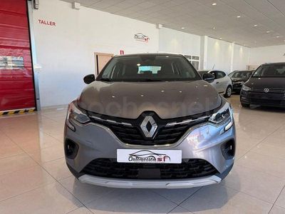 Usado Renault Captur Life 90 CV (66 kW) 2021 Gris / plata SUV