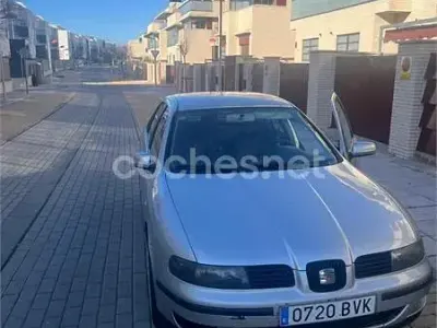 Usado Seat Toledo Stella 110 CV (80 kW) 2002 Gris / plata Berlina