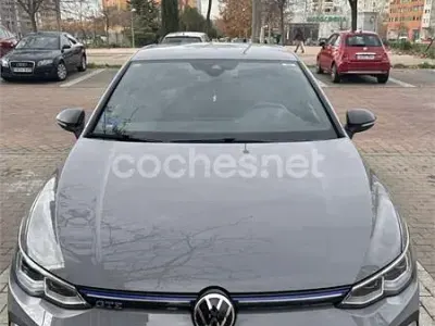 Usado VW Golf VIII GTE 245 CV (180 kW) 2021 Gris / plata Berlina