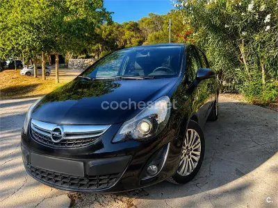 Usado Opel Corsa Selective 85 CV (62 kW) 2013 Negro Utilitario