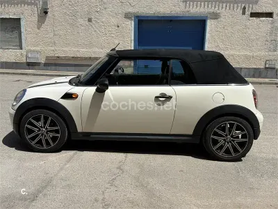Usado Mini One Cabriolet 90 CV (66 kW) 2010 Beige Descapotable