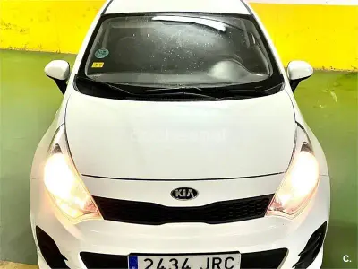 Usado Kia Rio 84 CV (61 kW) 2016 Blanco Utilitario