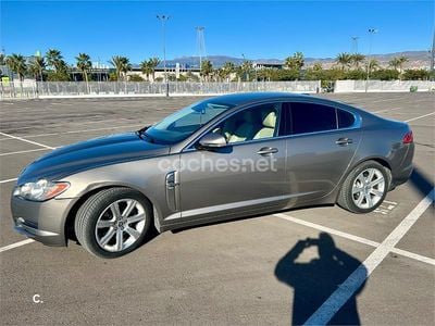 Usado Jaguar XF Luxury 240 CV (176 kW) 2011 Gris / plata Berlina